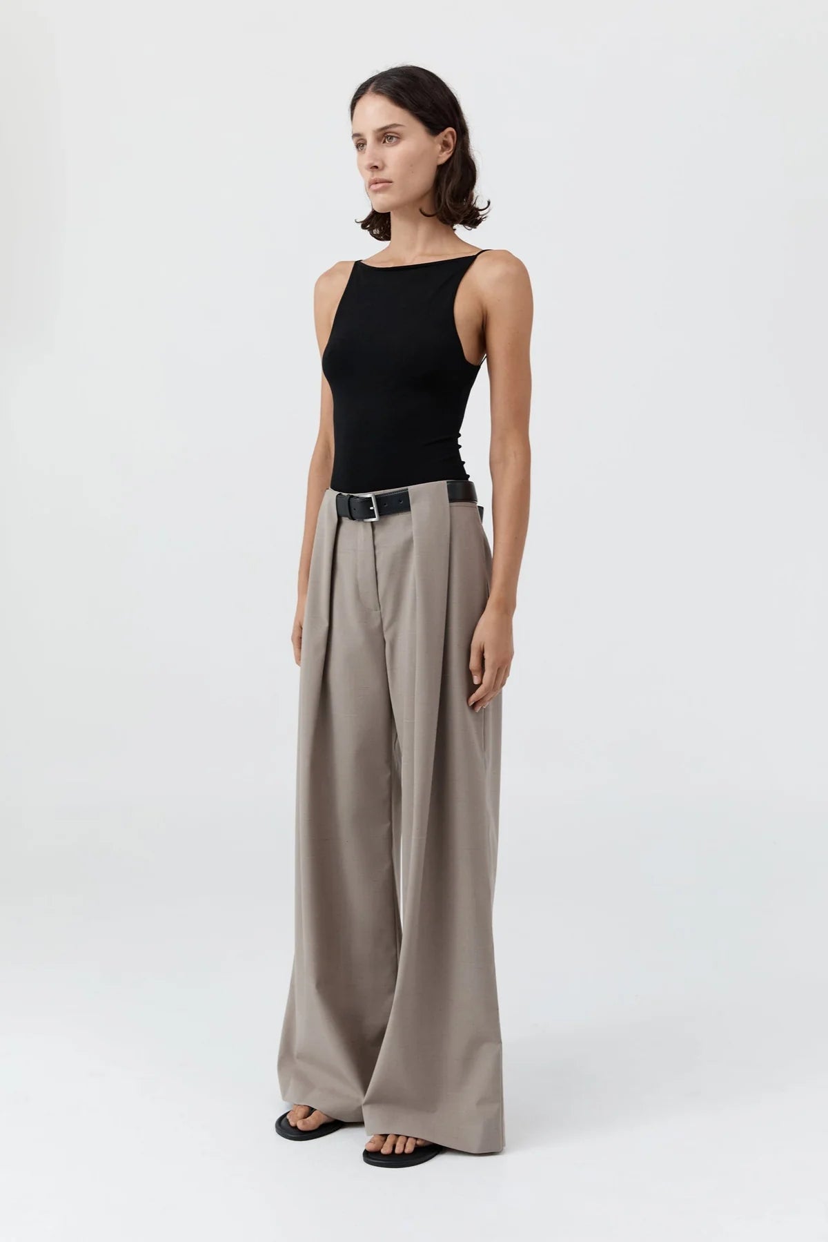 Pleat Loop Pants in Mousse