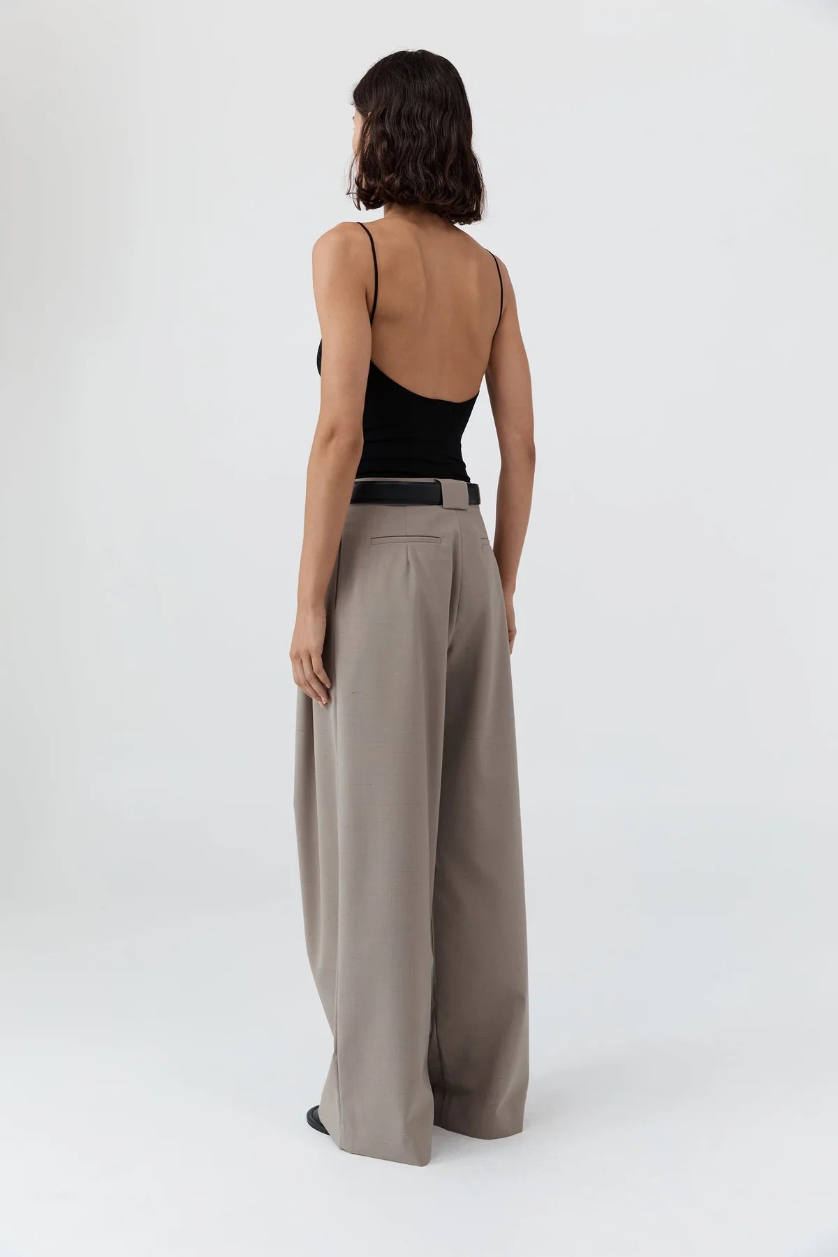 Pleat Loop Pants in Mousse