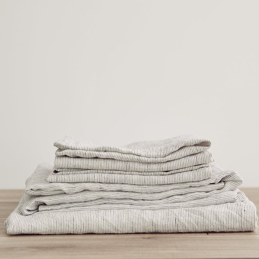 Linen Sheet Set With Pillowcases in Pinstripe