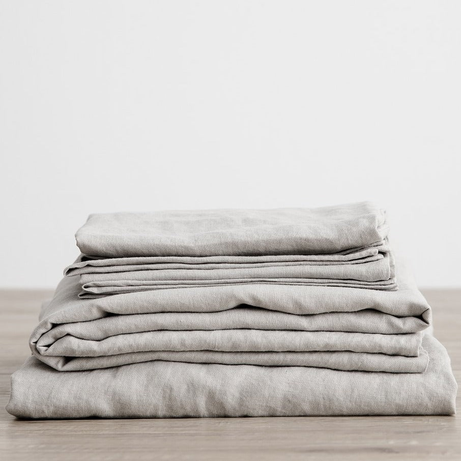 Linen Sheet Set With Pillowcases in Smoke Gray