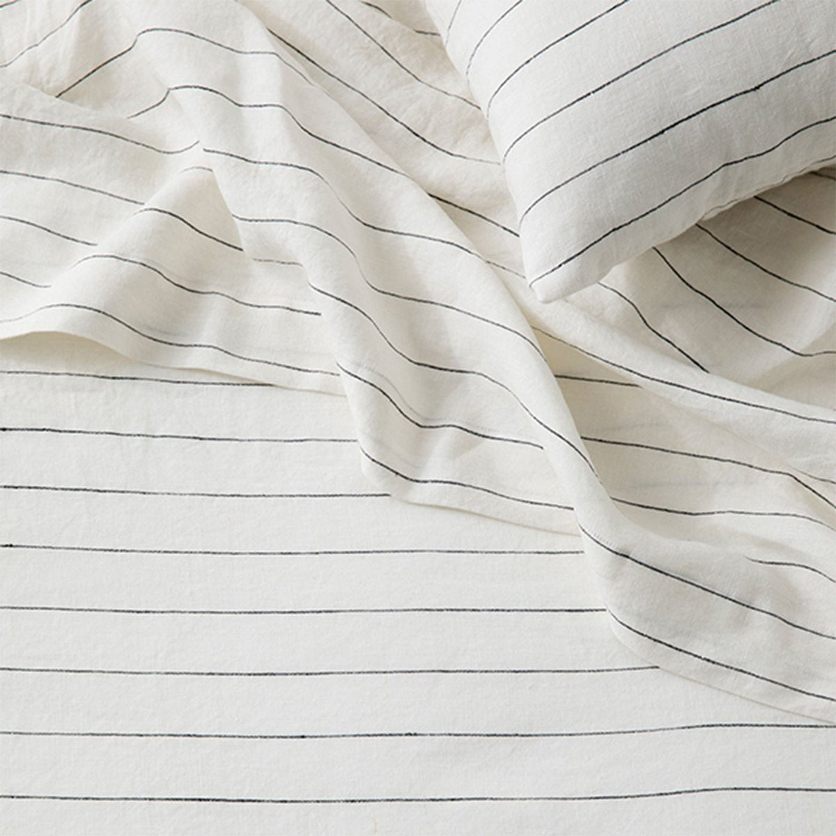 Linen Sheet Set With Pillowcases in Pencil Stripe