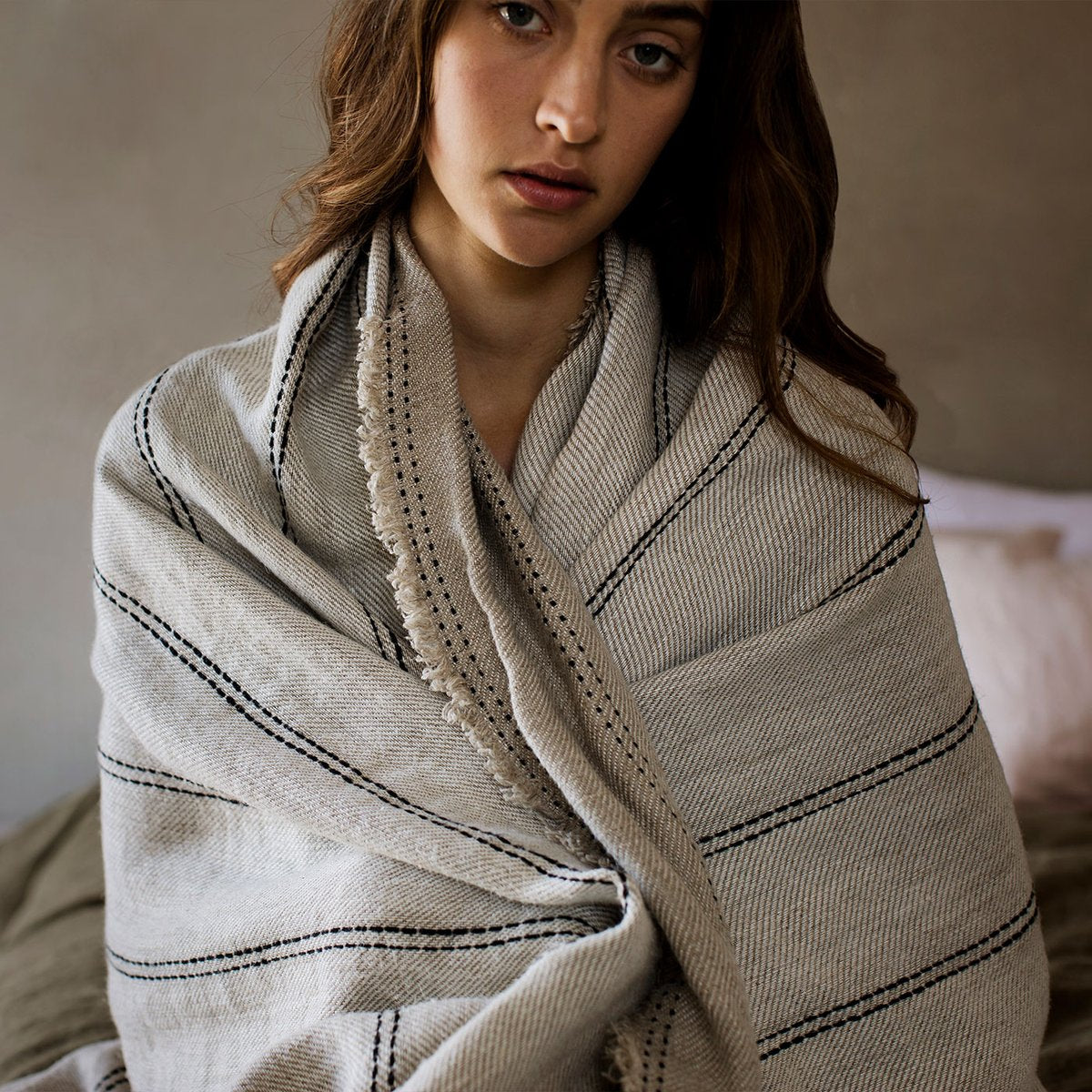 Mira Linen Throw in Ana