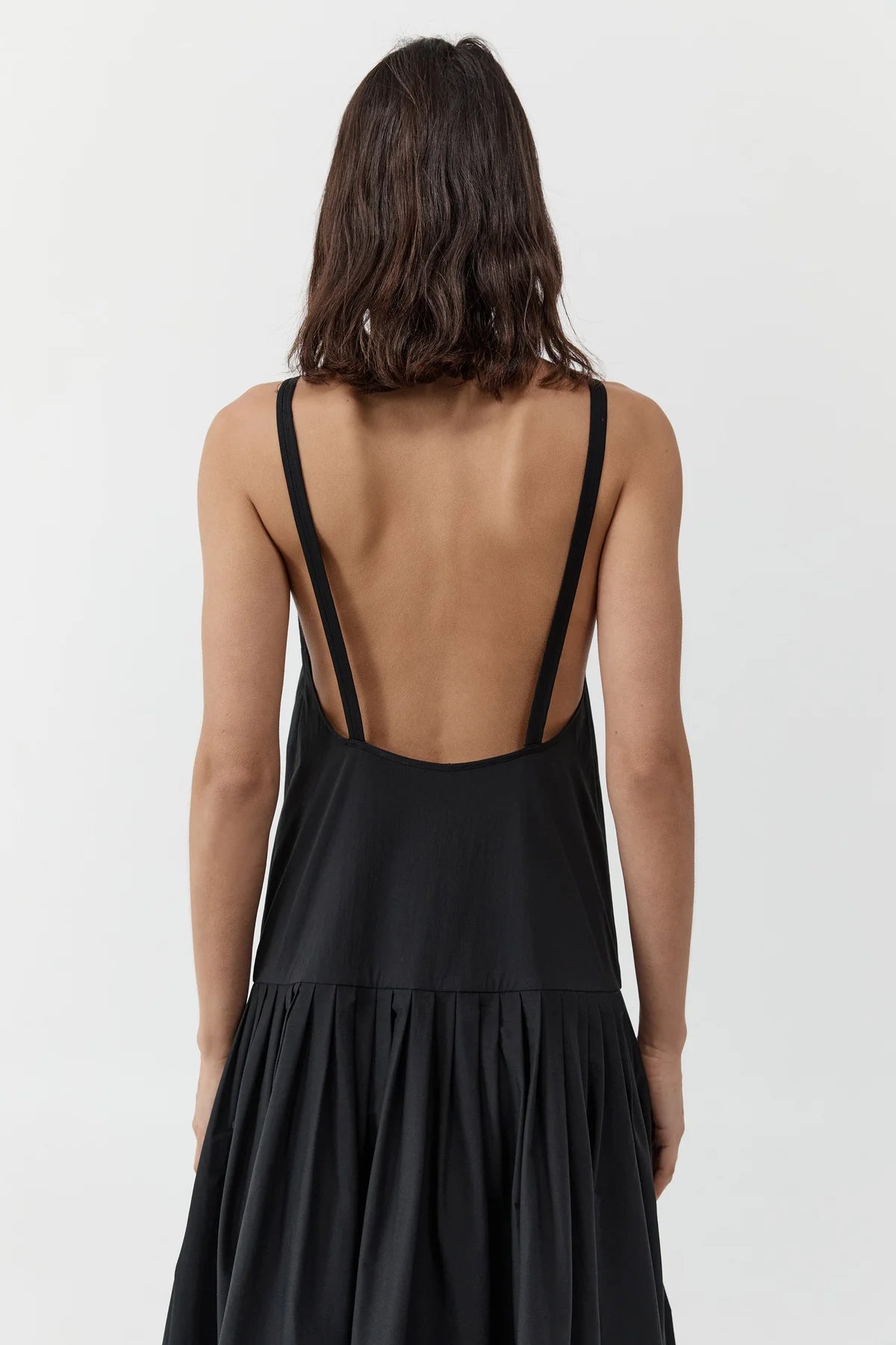 Relaxed Pleat Dress in Black