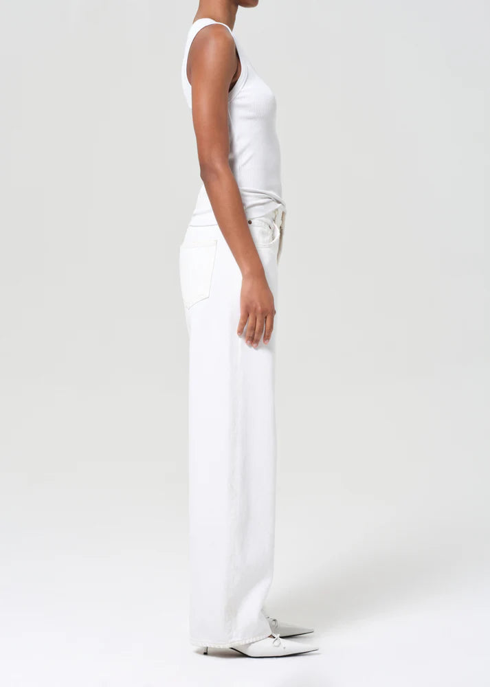 Low Curve Jean in Milkshake