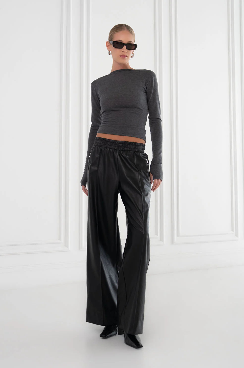 Simone Pant in Black