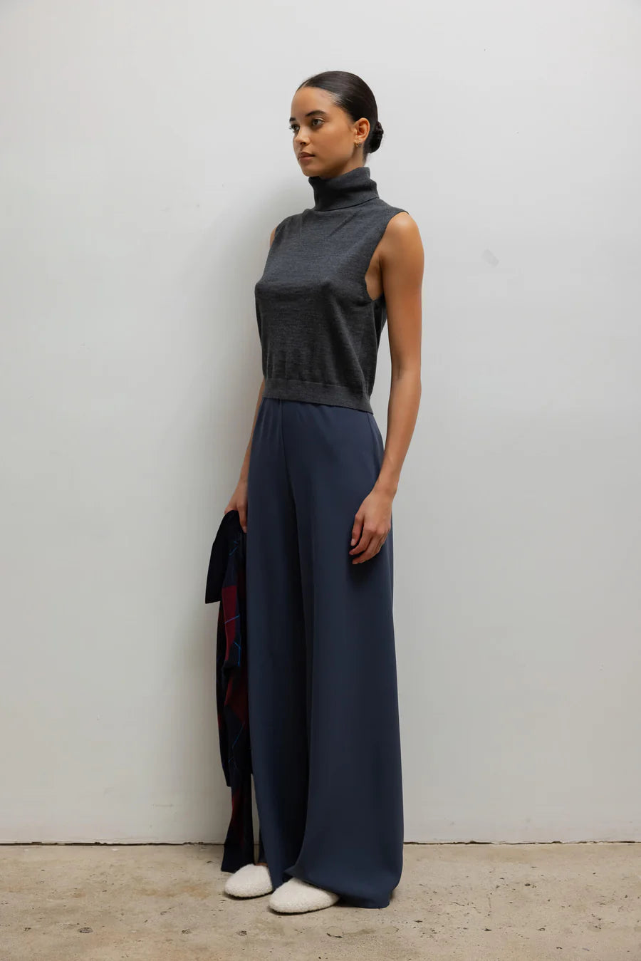 James Sleeveless Turtleneck in Charcoal Grey