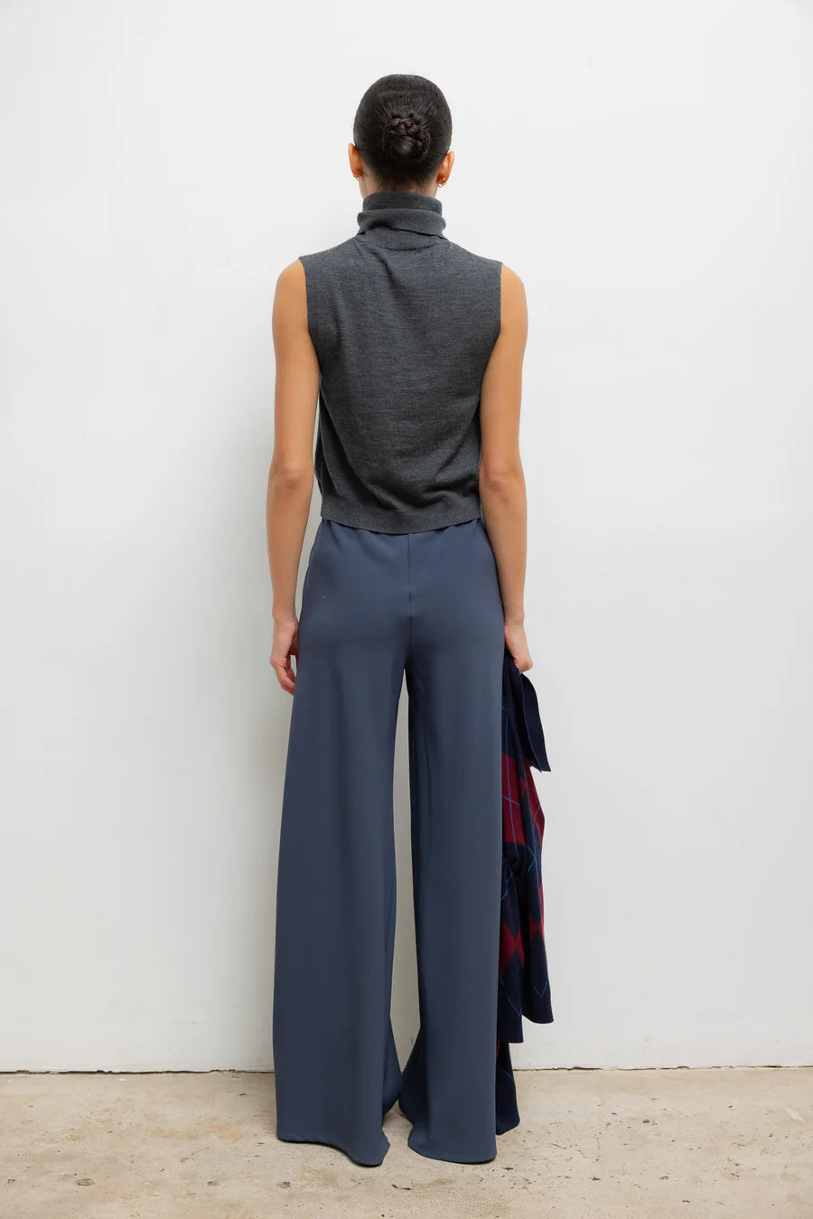 James Sleeveless Turtleneck in Charcoal Grey