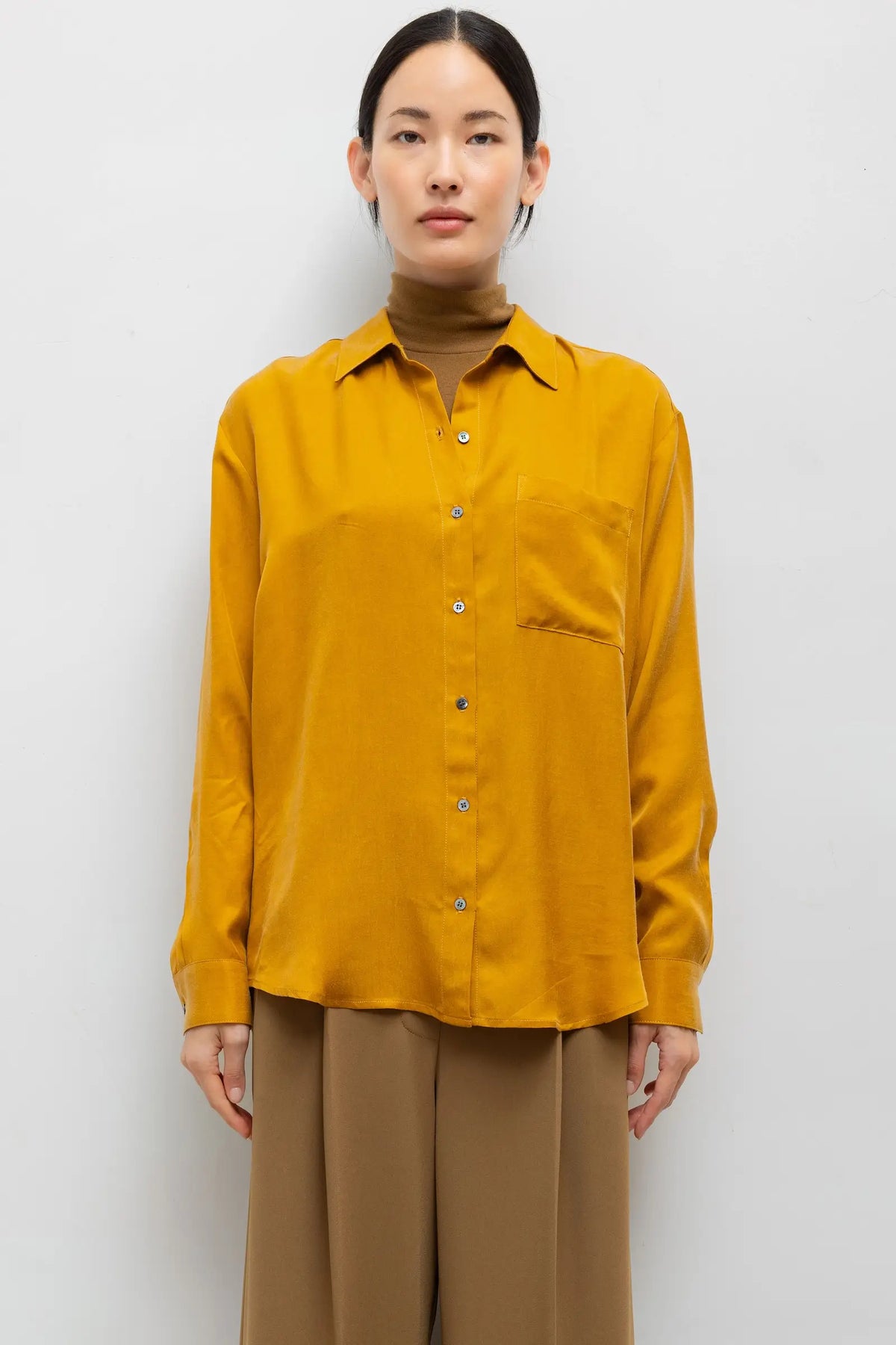 Kim Classic Button Down in Ceres