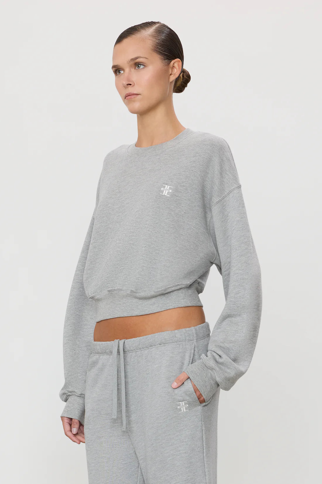 Cropped Crewneck Sweatshirt in Heather Grey