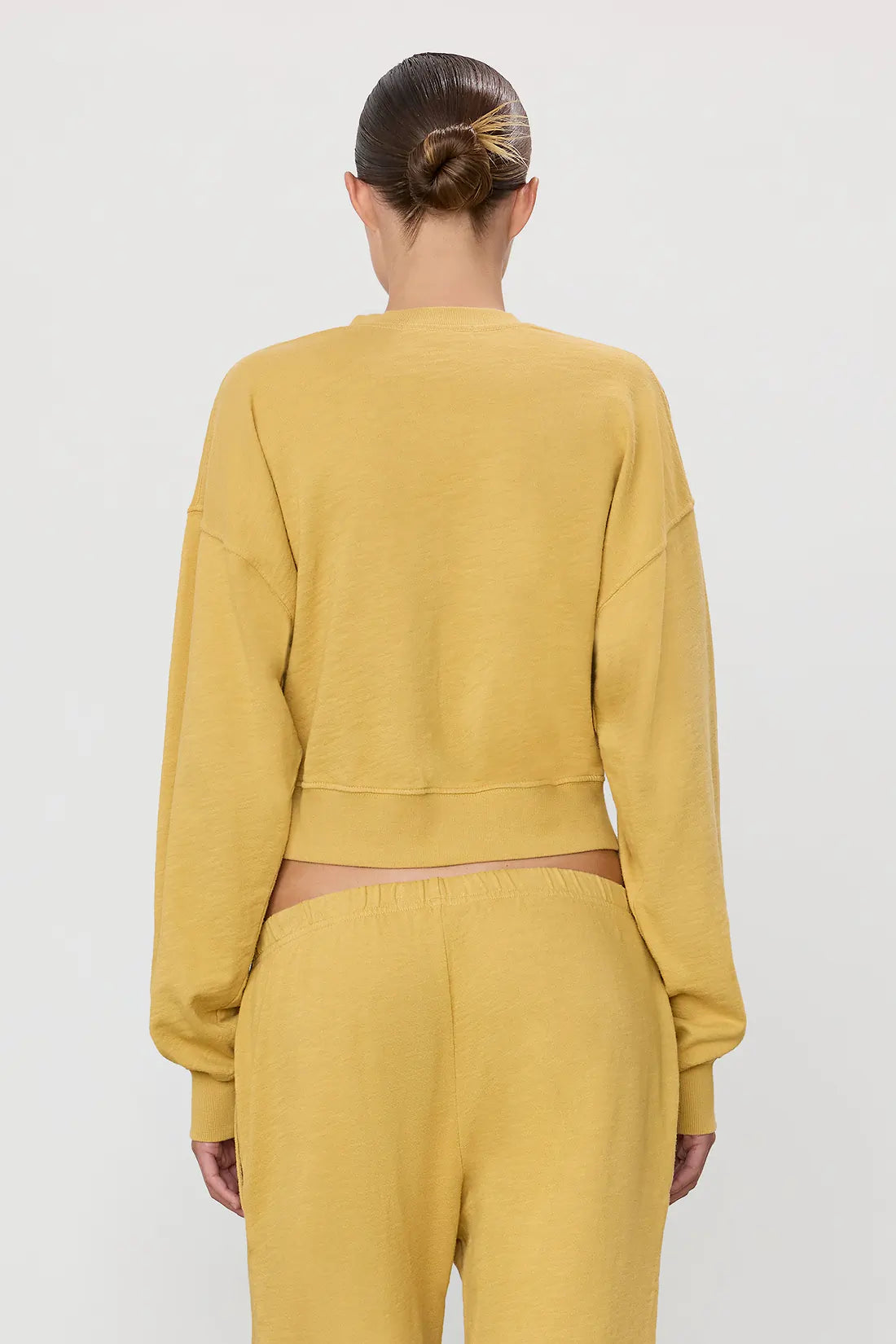 Cropped V-neck Sweatshirt in Saffron