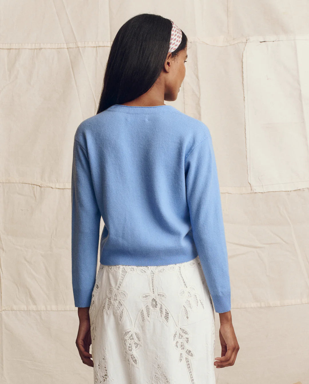 The Cashmere Tiny V Neck Cardigan in Soft Blue