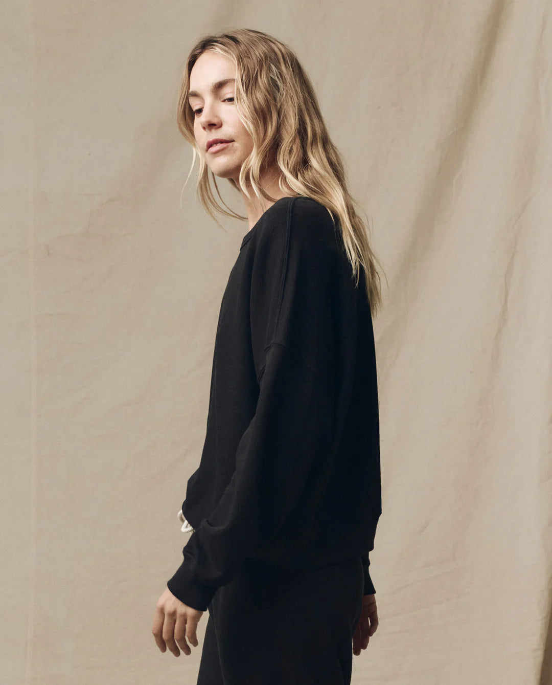 The Teammate Sweatshirt in Almost Black