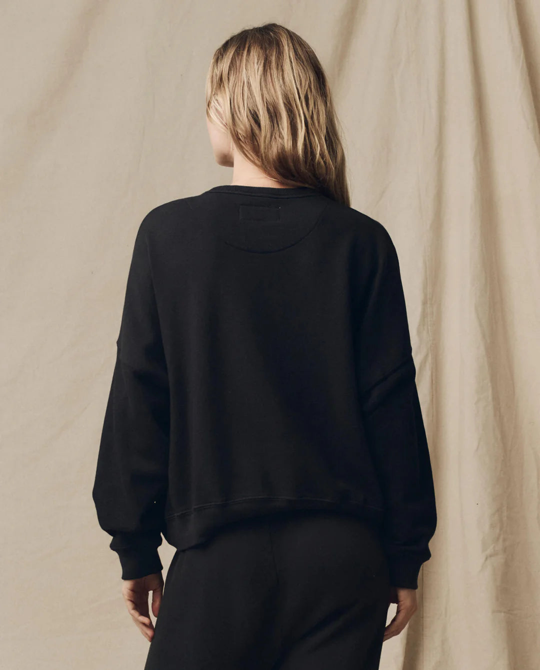 The Teammate Sweatshirt in Almost Black